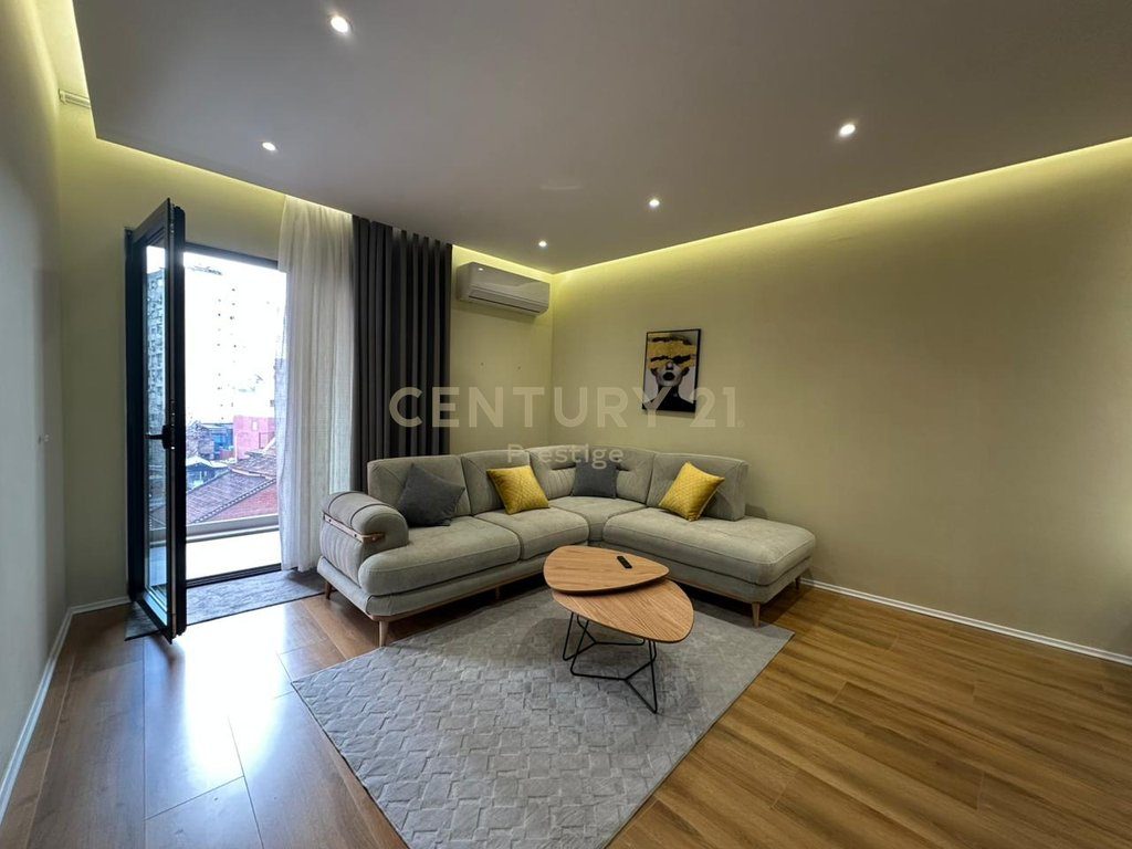Apartament 1+1 Për Shitje tek Rruga e Kavajës, pranë Qendrës së Tiranës! 4