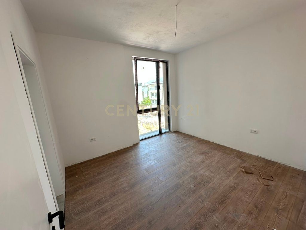 APARTAMENT 2+1+2 NE SHITJE "LAKE DIAMOND RESIDENCE", LIQENI I THATE-TIRANE! 4