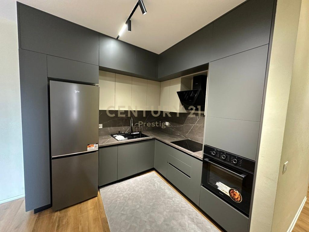 Apartament 1+1 Për Shitje tek Rruga e Kavajës, pranë Qendrës së Tiranës! 3