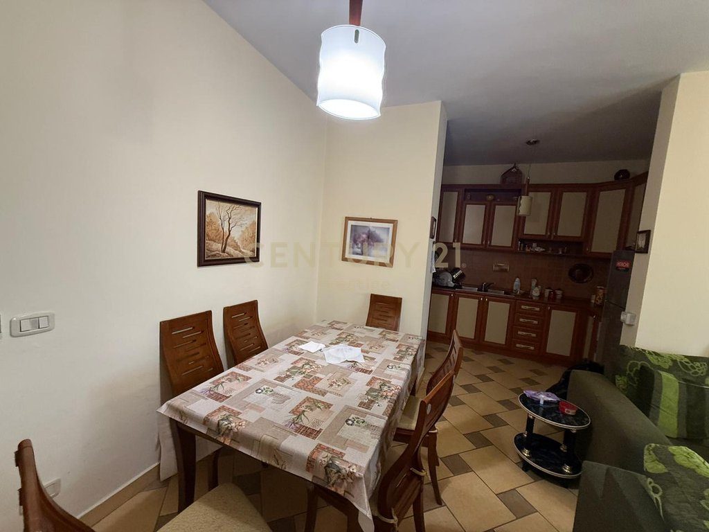 APARTAMENT 2+1+2 NE SHITJE PROKURORIA E PERGJITHSHME, TIRANE! 3