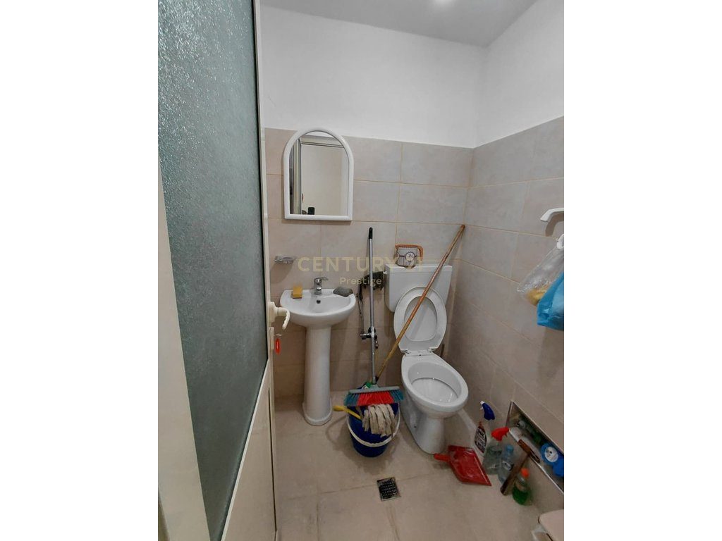AMBIENT KOMERCIAL NE SHITJE, VENDOSUR TEK TREGU ELEKTRIK, TIRANE! 4