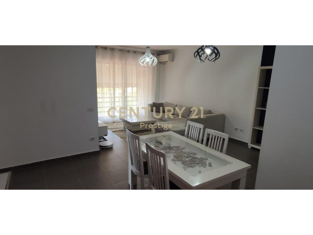 APARTAMENT 2+1+2 ME QIRA, PRANE QYTET STUDENTIT, TIRANE! 2