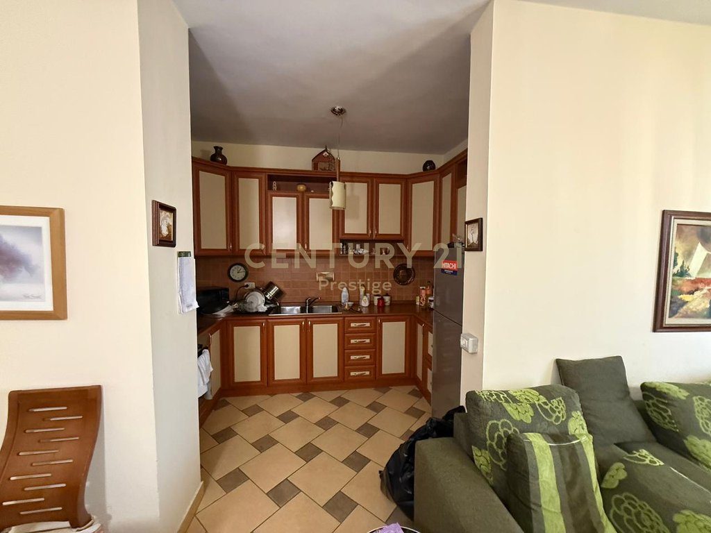 APARTAMENT 2+1+2 NE SHITJE PROKURORIA E PERGJITHSHME, TIRANE! 4