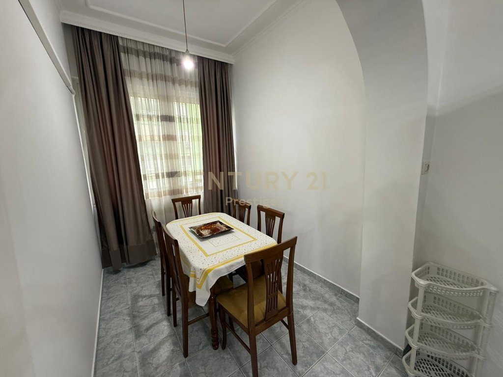 APARTAMENT 2+1 ME QIRA ISH-BLLOKU, TIRANE! 4