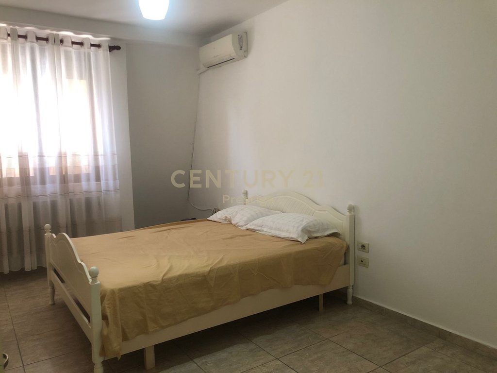 APARTAMENT 2+1 ME QIRA, RRUGA E KAVAJES, TIRANE! 4