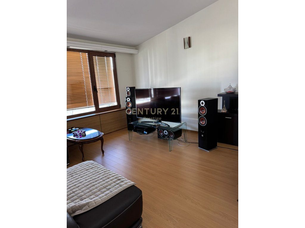SHITET DUPLEX- RRUGA MUHAMET GJOLLESHA, TEK KRYQEZIMI I 21 DHJETORI, MBRAPA SHKOLLES SABAUDIN GABRANI! 3
