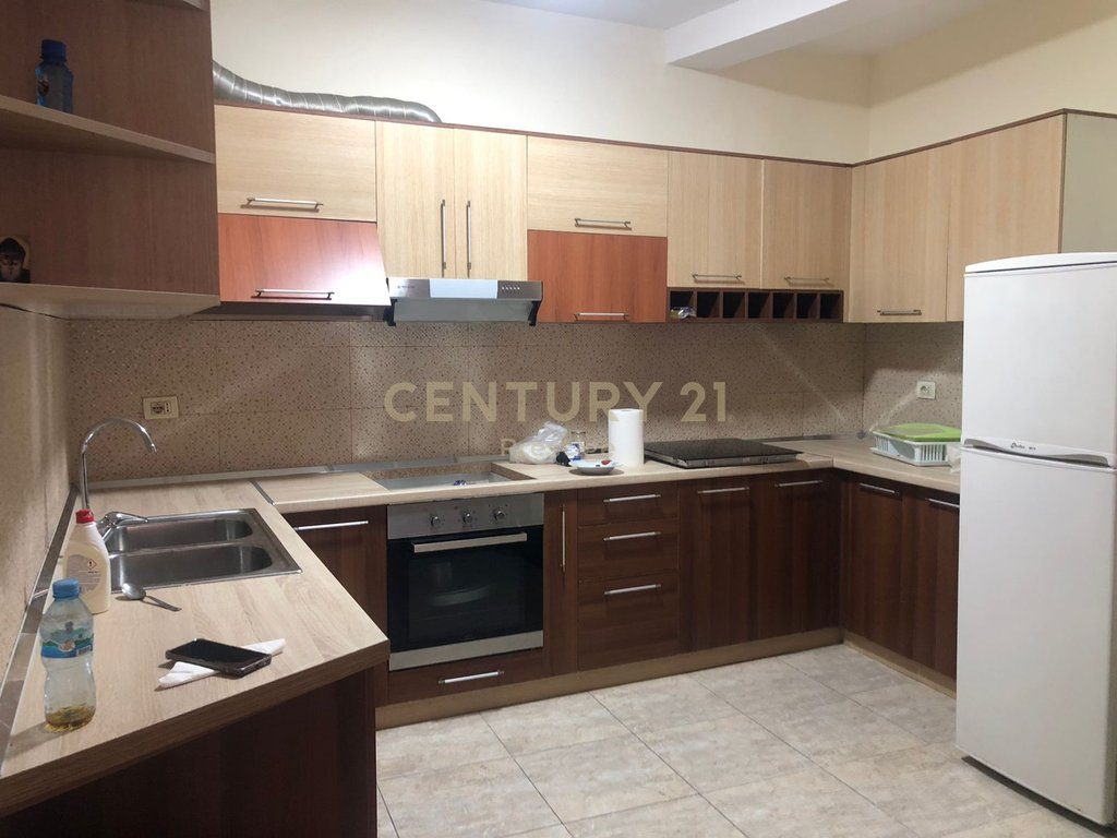APARTAMENT 2+1 ME QIRA, RRUGA E KAVAJES, TIRANE! 3