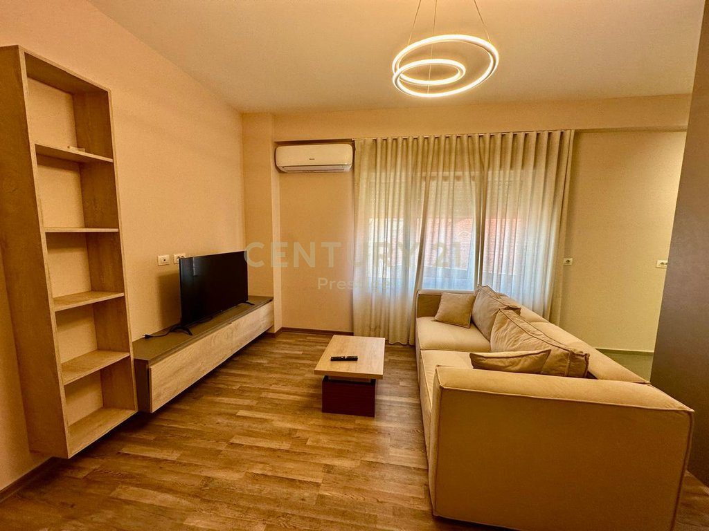 APARTAMENT 1+1 ME QIRA, RRUGA DALIP TOPI, FRESK!