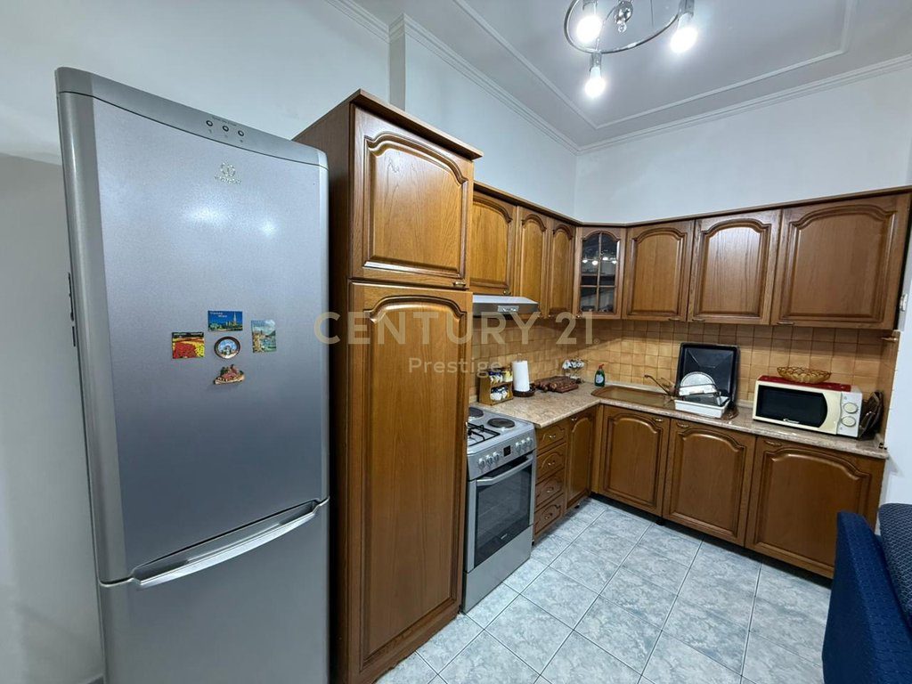 APARTAMENT 2+1 ME QIRA ISH-BLLOKU, TIRANE! 3