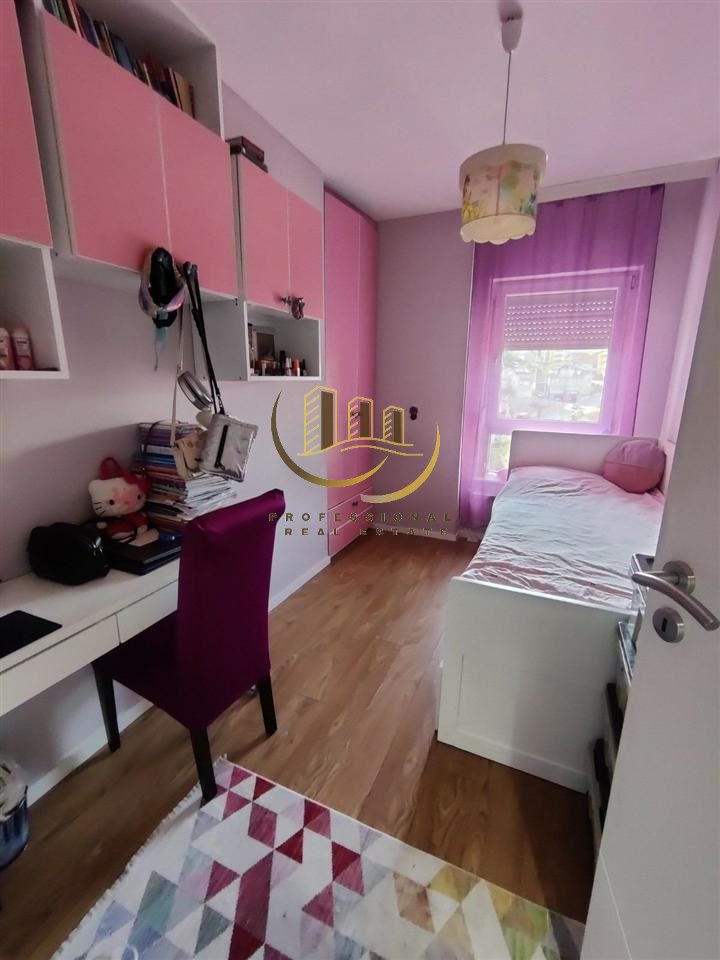 Shitet Banesa në Tophane 4