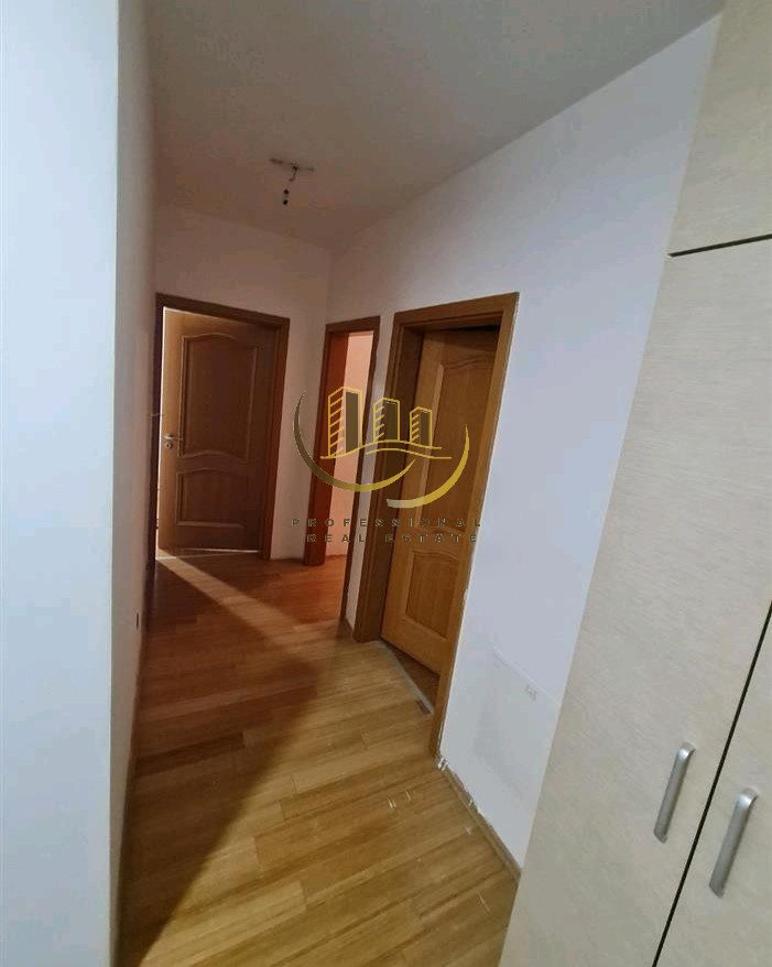 Banesë Zyre me qira te Mati 1 3