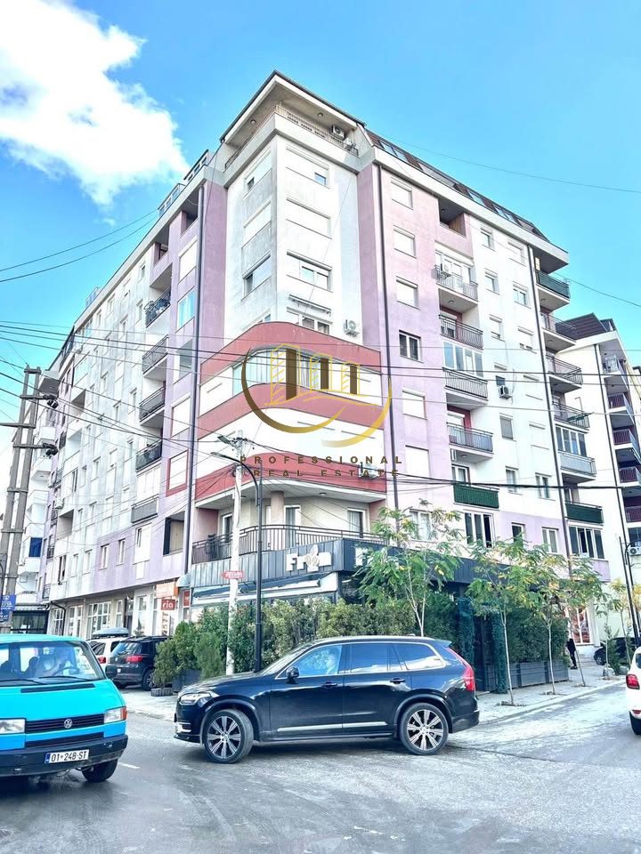 Shitet banesa në Fushë Kosovë