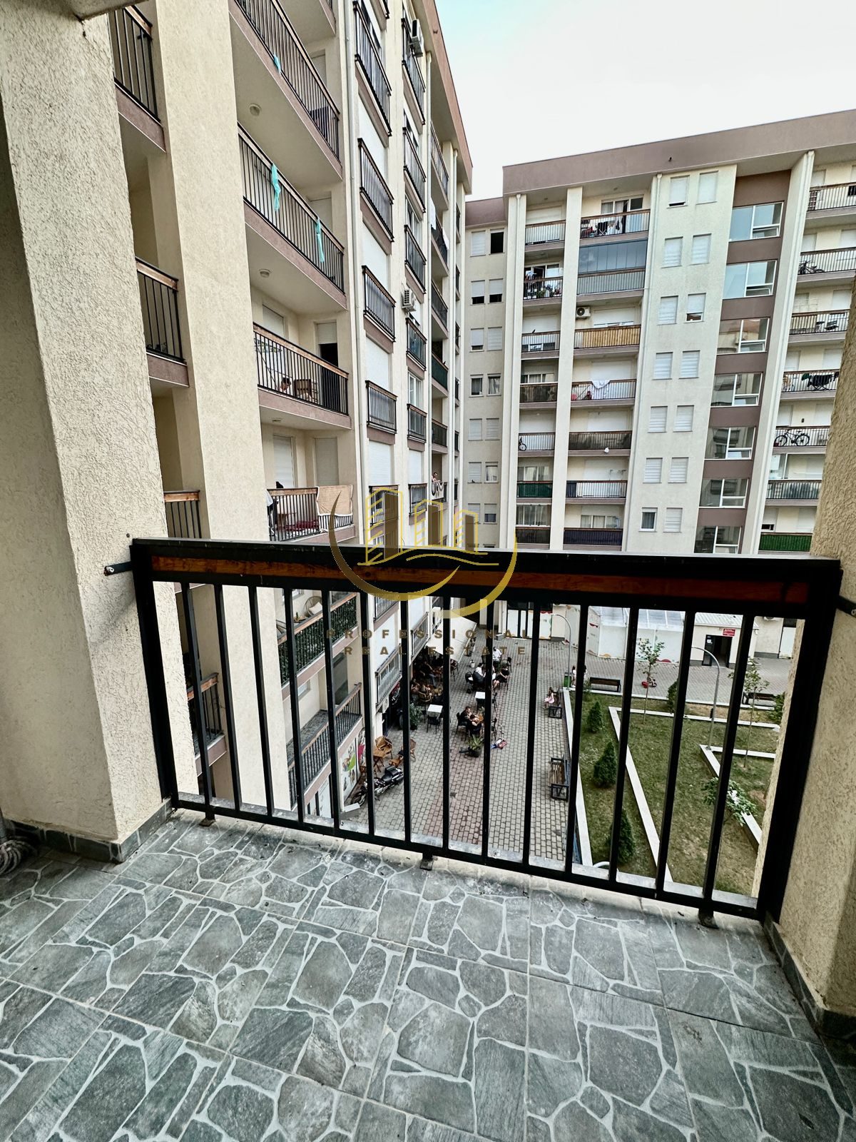 Banesa me qira në Fushë Kosovë