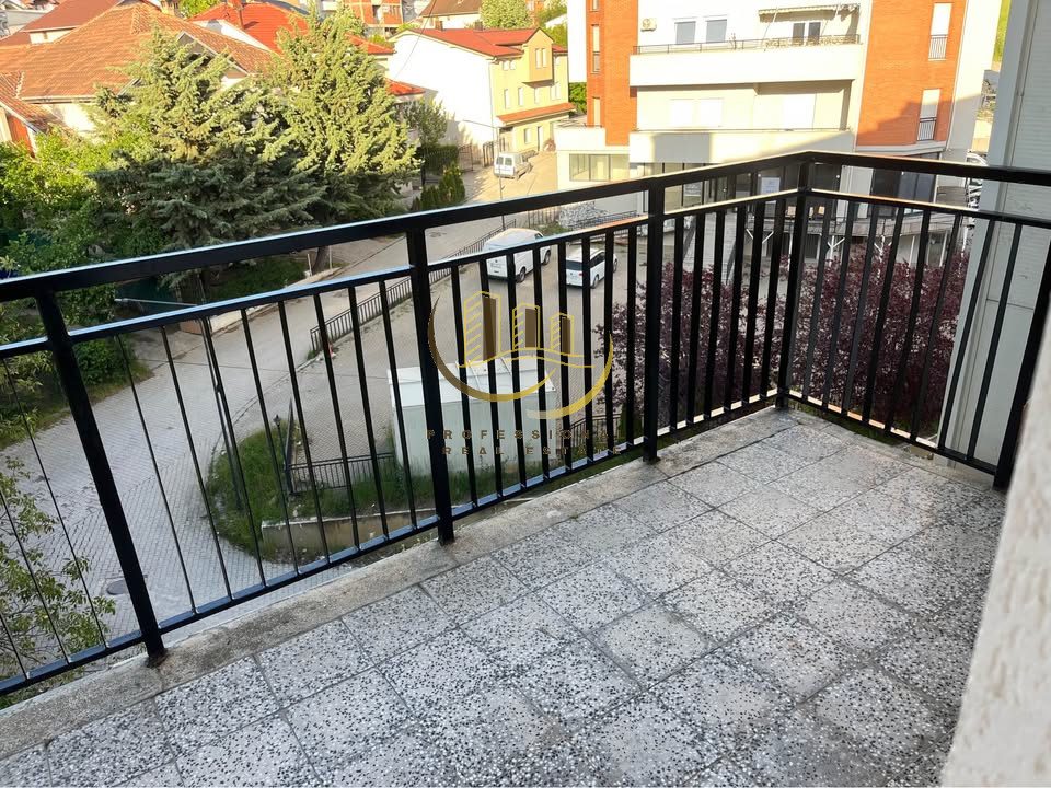 Banesë me qira në Bregun e Diellit 3