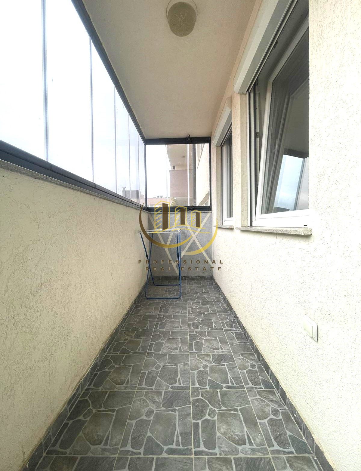 Shitet banesa në Fushë Kosovë
