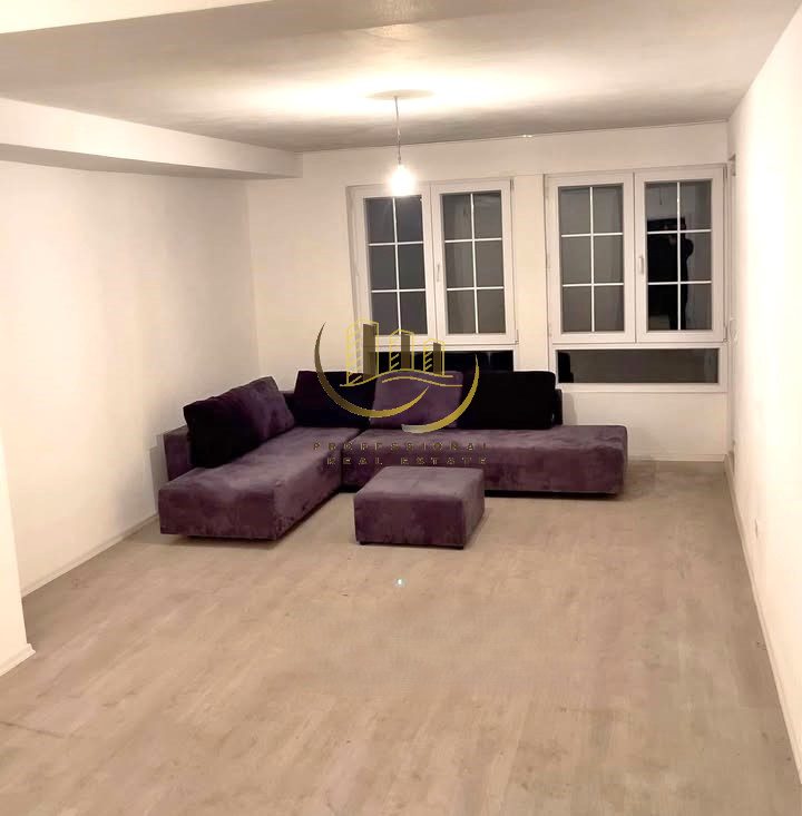 Shitet banesa në Fushë Kosovë