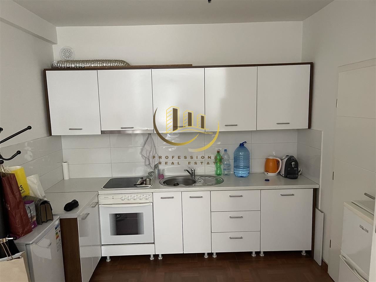 Banesë Zyre me qira te rruga B 3